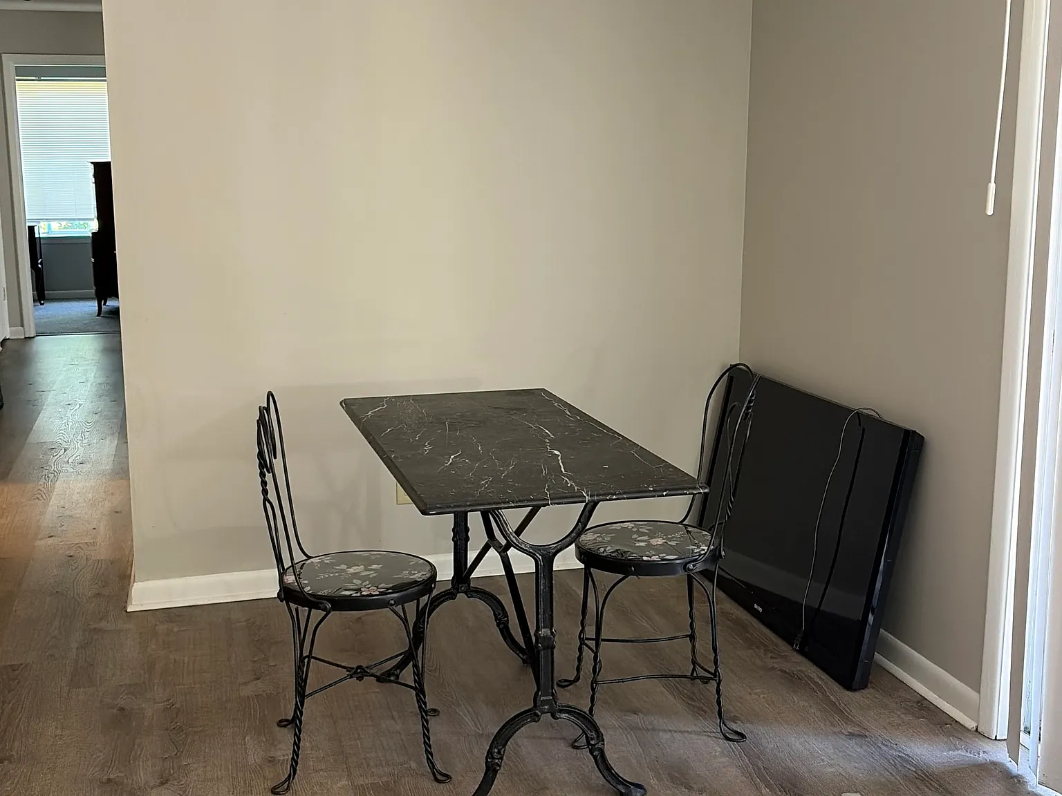 4 bed, 1137 sqft, $600 — Photo 3