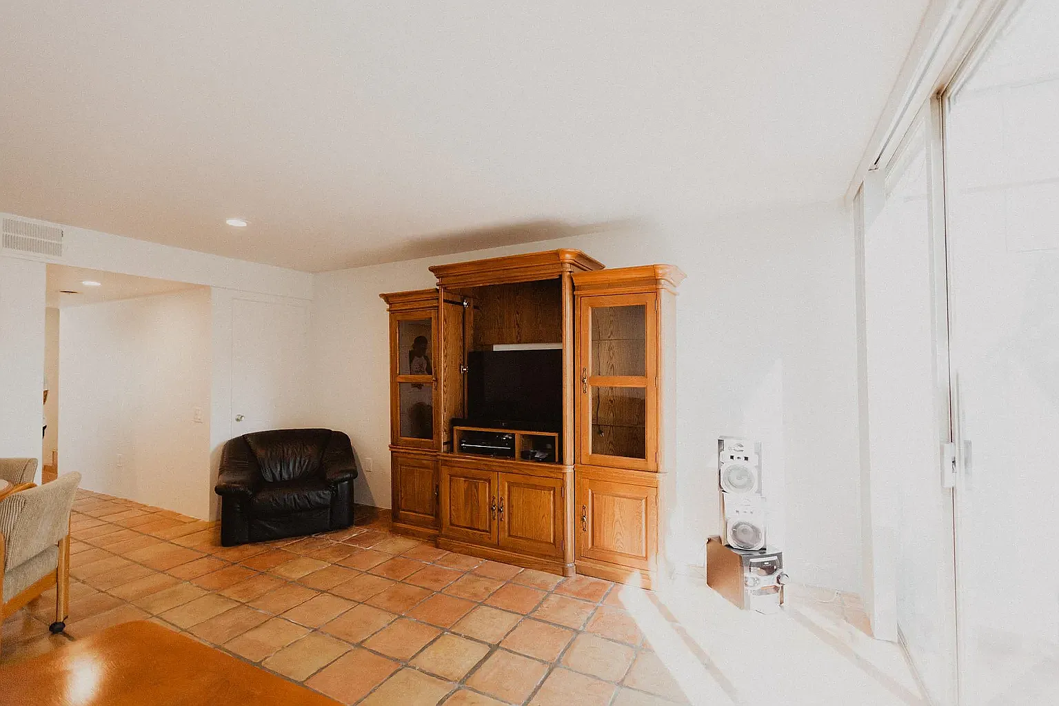 2 bed, 1.5 bath, 1024 sqft, $2,100 — Photo 4
