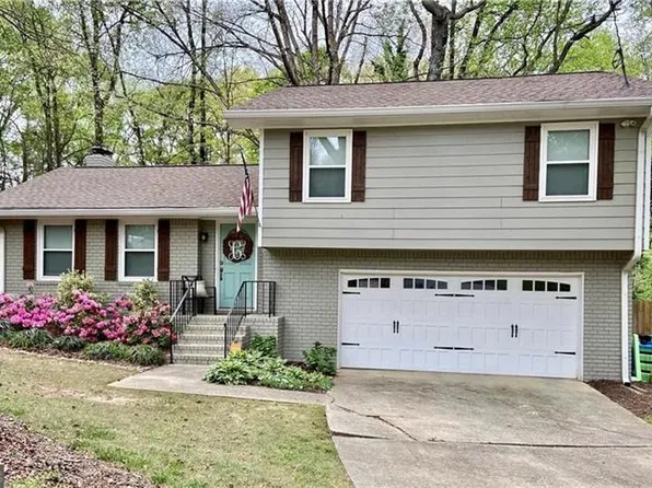 270 Mansell Cir, Roswell, GA 30075