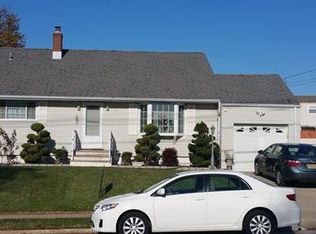 65 Eardley Rd, Edison, NJ 08817