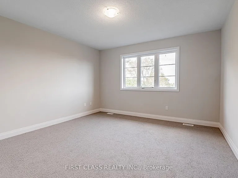 15 Kenneth Campbell Ct — Photo 29