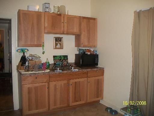 3rd image of 412 N Pine Ave Unit 2