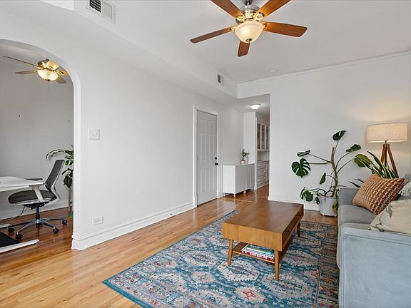 4th image of 2735 N Ridgeway Ave