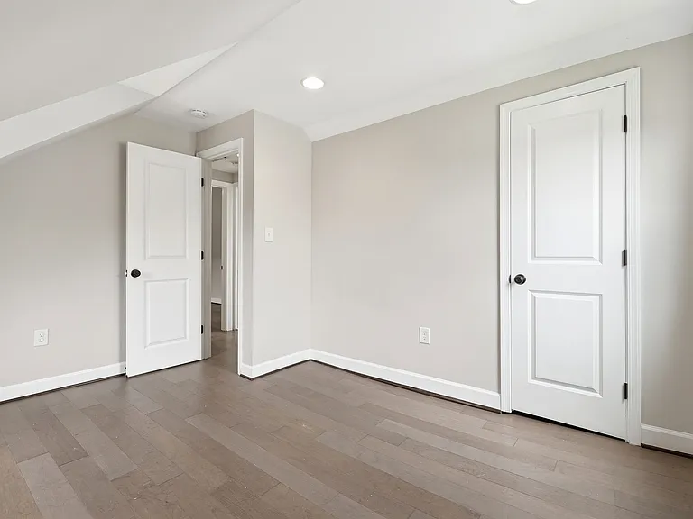 10 Birch Ave — Photo 9