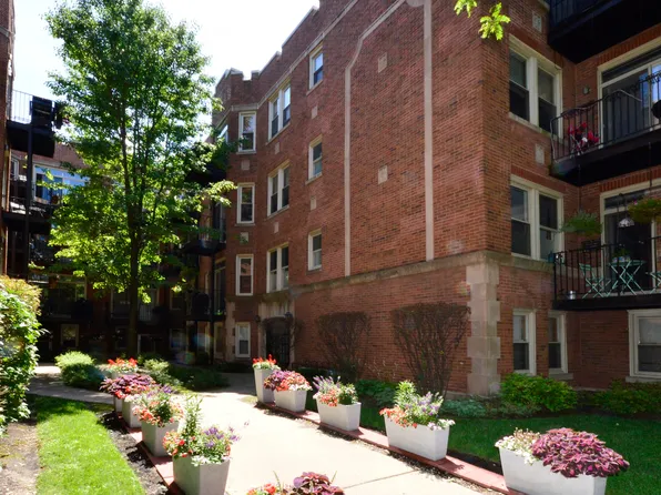 1649 W Pratt Blvd #A-2, Chicago, IL 60626