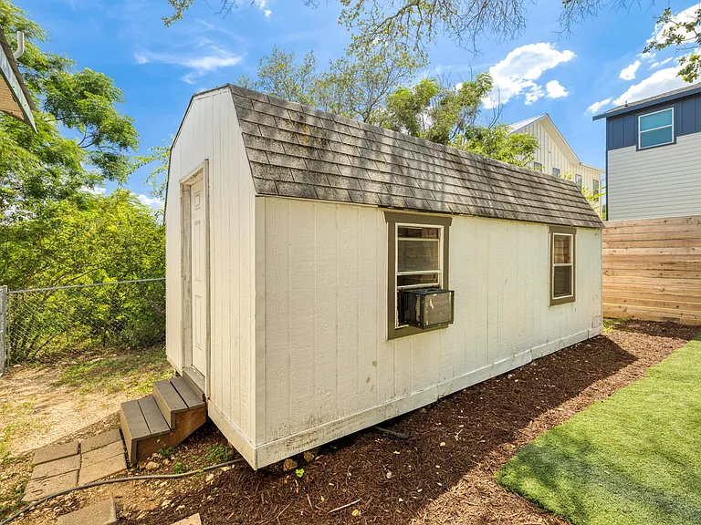 11004 Elm St — Photo 20