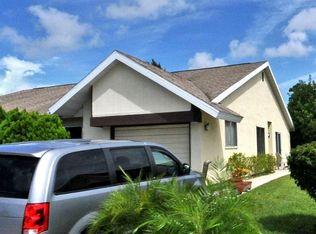 1431 SE Larkwood Cir, Port Saint Lucie, FL 34952