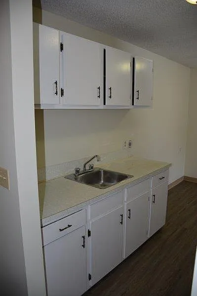 432 Huntsville Crescent NW Calgary — Photo 2