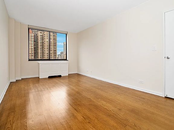 4th image of 245 E 44th St APT 8E