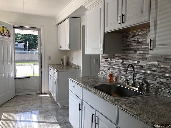 2nd image of 4525 Kingston St