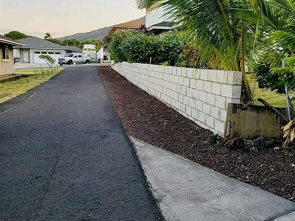 4th image of 370 Kama St