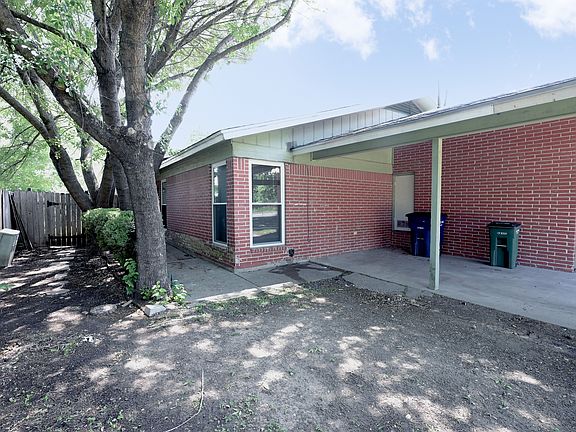 2nd image of 5003 S Pleasant Valley Rd #A