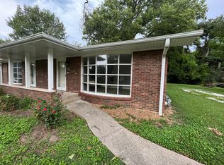 25 Magnolia Dr #B, Belleville, IL 62221