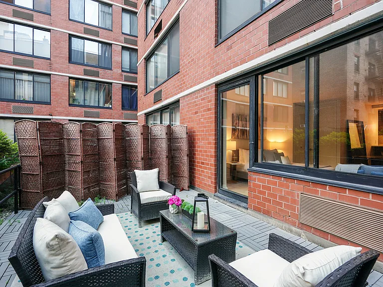 215 W 95th St #2N — Photo 3