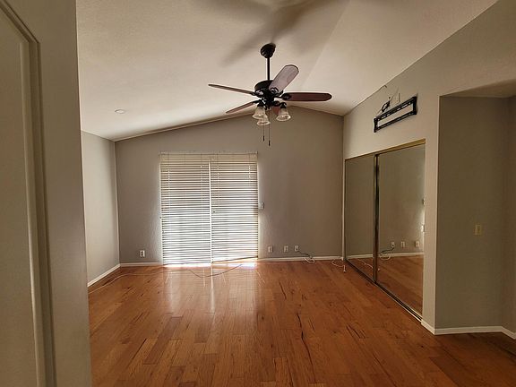 3rd image of 2858 Laureltree Dr