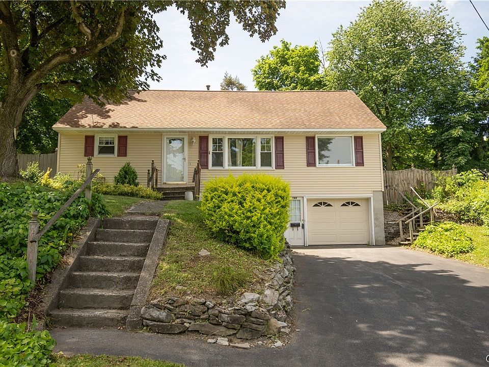 1st image of 155 Vieau Dr