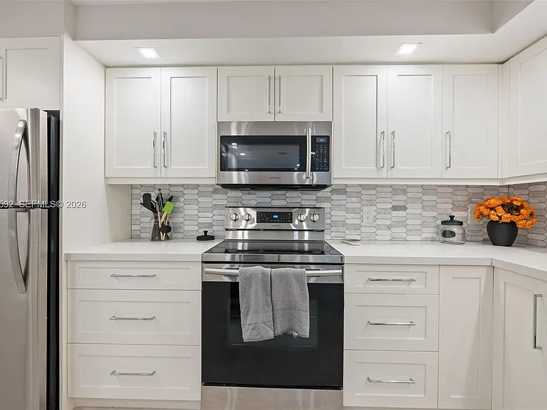 3500 Galt Ocean Dr #803 — Photo 21