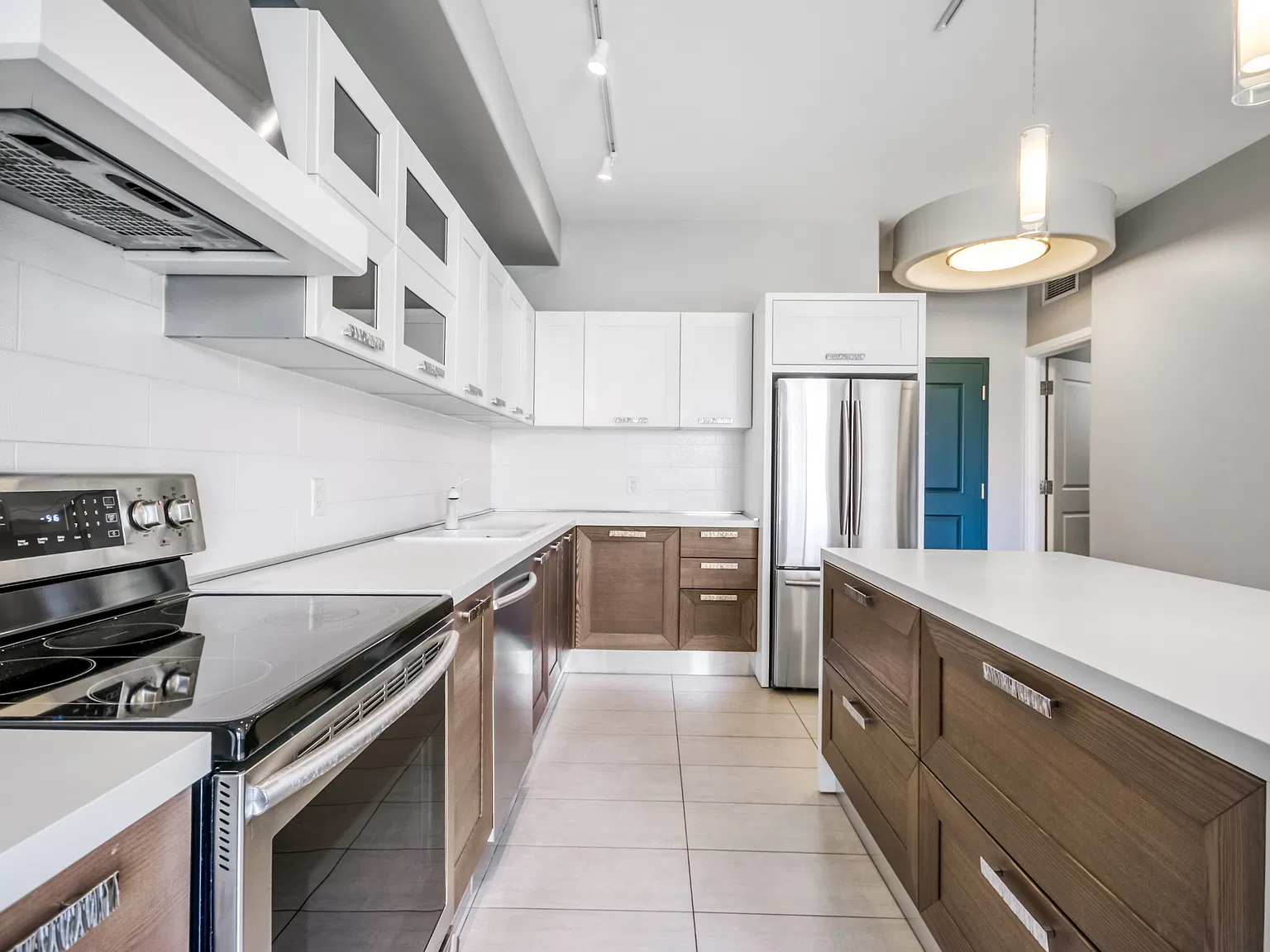 347 Hyland Drive — Photo 2