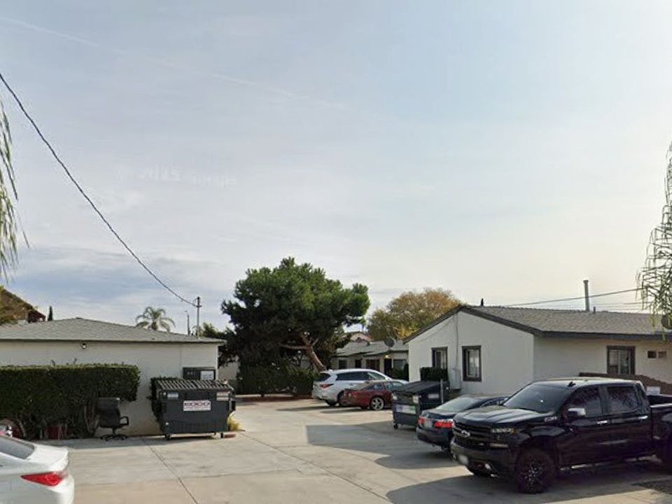 1st image of 441-449 Claydelle Ave #D