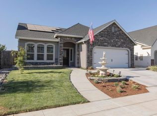 6586 E Fedora Ave, Fresno, CA 93727