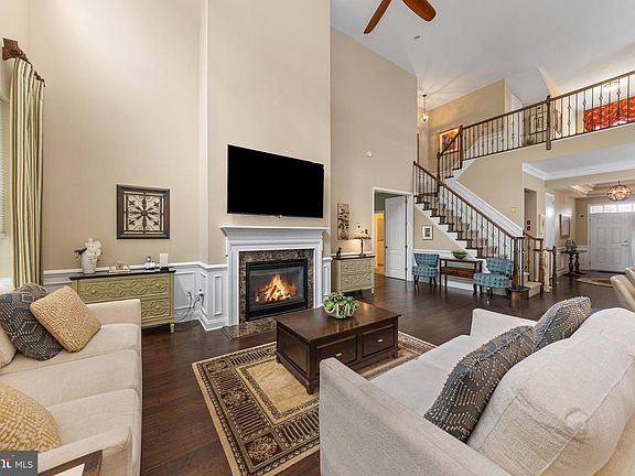 4th image of 247 Kennedy Way
