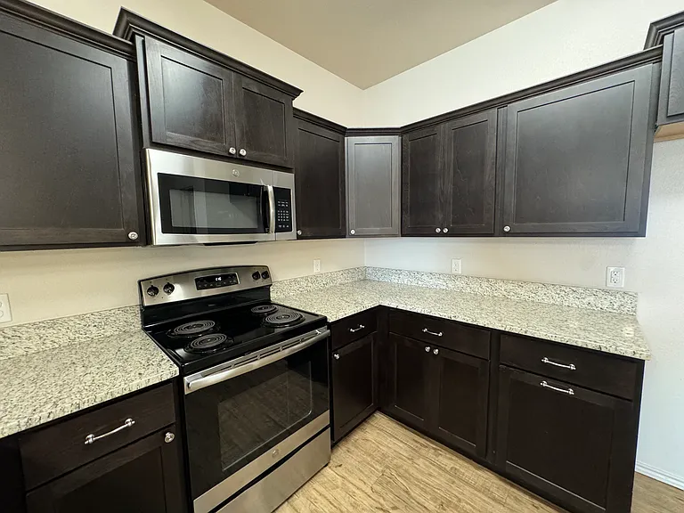 11824 Evanston Ave — Photo 13
