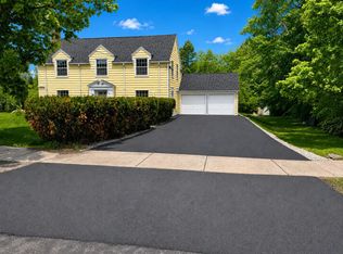 239 N River Rd, Charlottetown, PE C1A 3L5