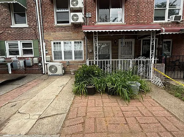 135-12 118th St, South Ozone Park, NY 11420