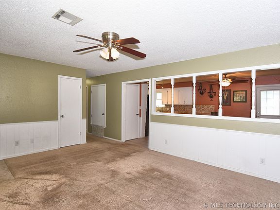 5th image of 640 S Pecan St
