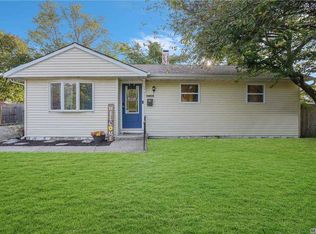 2805 Gull Ave, Medford, NY 11763