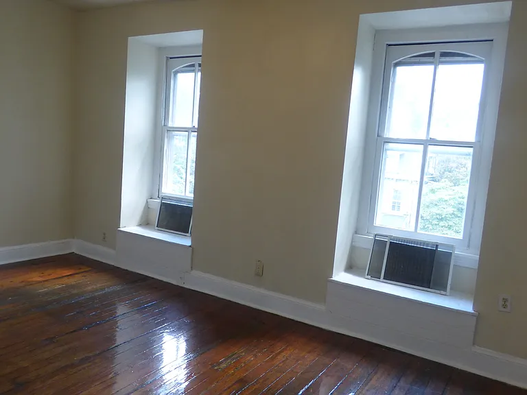 3417 Race St #1 — Photo 9