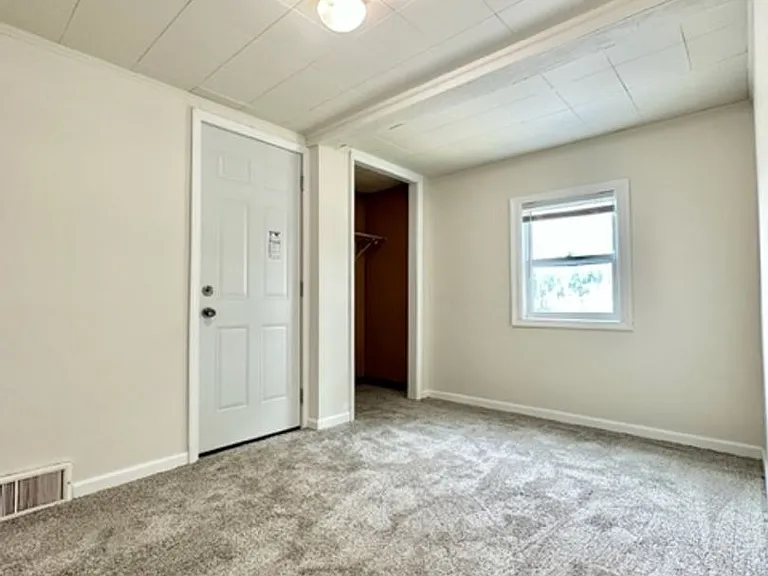 1128 Saint George St — Photo 12
