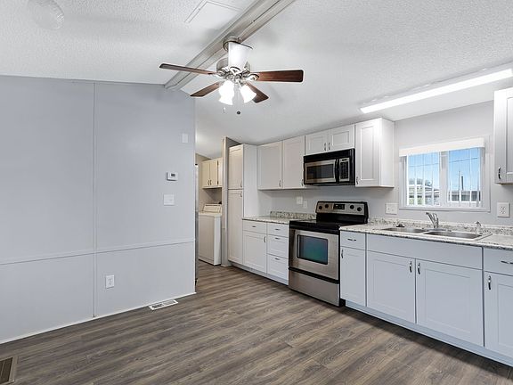 4th image of 755 W Dewey Ave