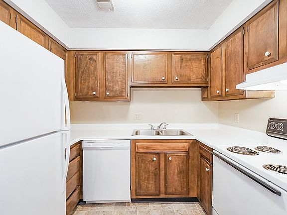 2nd image of 5140 S 48th St APT 4