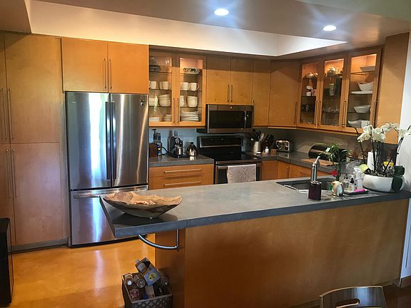 2nd image of 2276 S Beverly Glen Blvd Unit 105