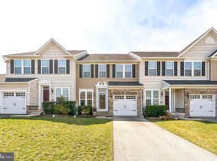 28 Hawkswell Cir, Oreland, PA 19075