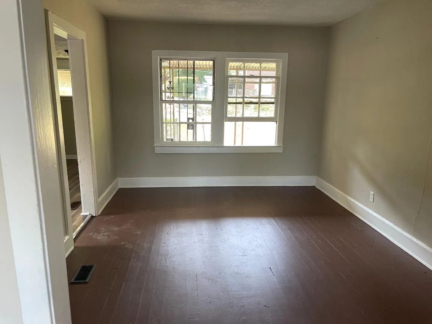1005 Valley Road Pl — Photo 2