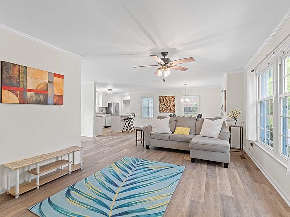 5th image of 2605 Albemarle Ave