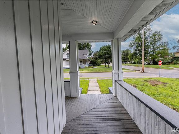 4th image of 3 S Hickory St