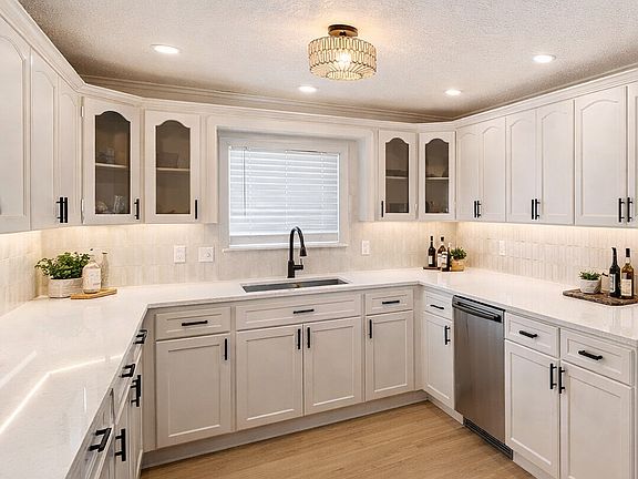 3rd image of 1726 Latour Pl #1