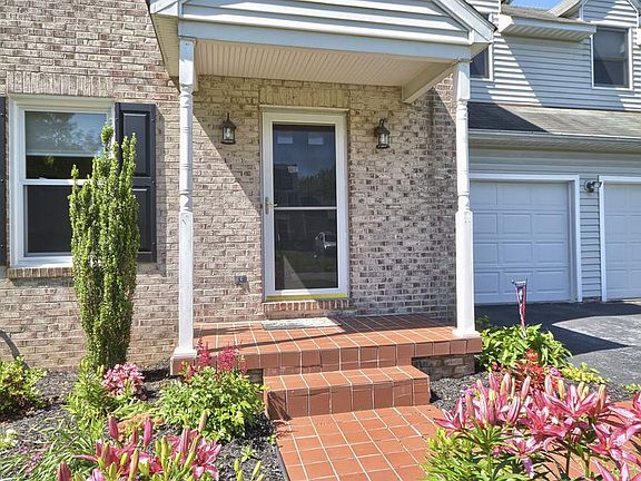 3rd image of 2753 Flintridge Dr