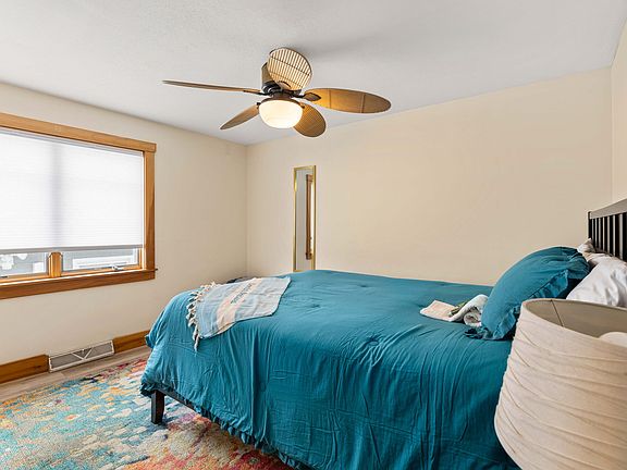 3rd image of 16 Commonwealth Ave #16NAMASTE