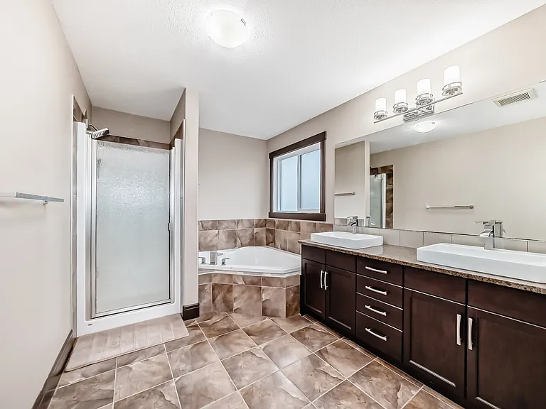 3015 Winspear Cmn SW — Photo 30