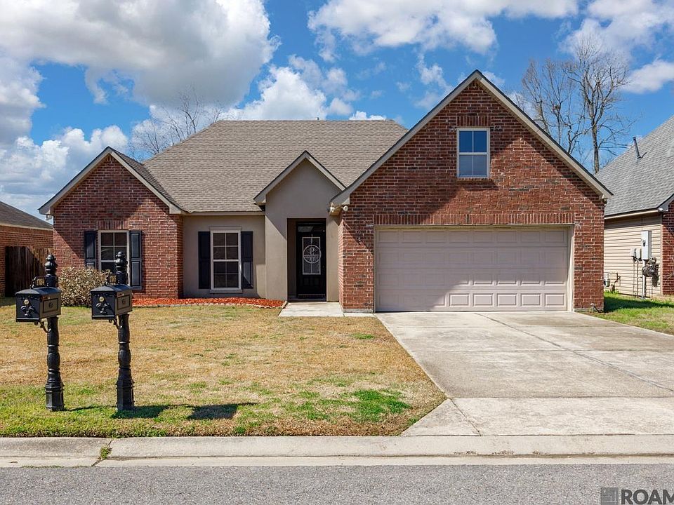 1st image of 17085 Jamestowne Dr