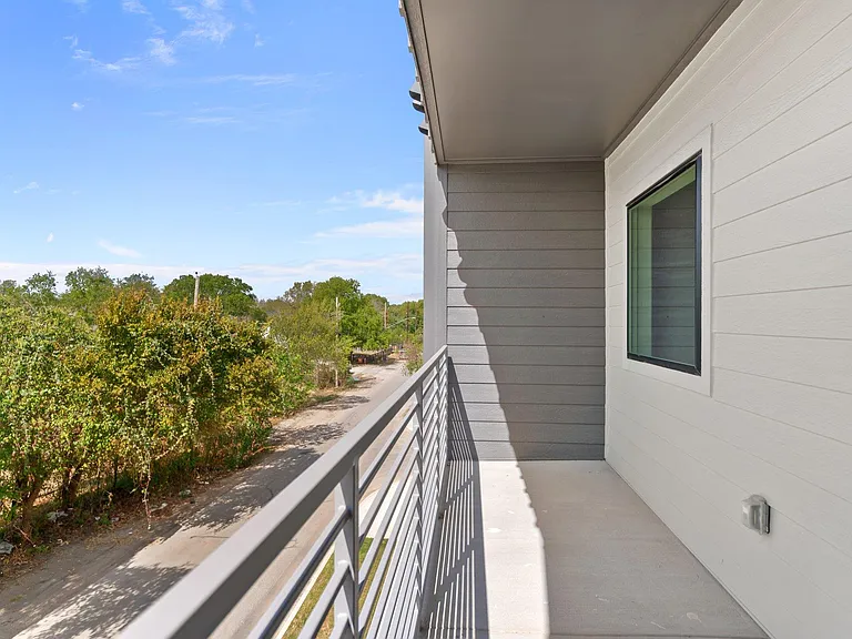 100 W Mockingbird Ln #305 — Photo 20