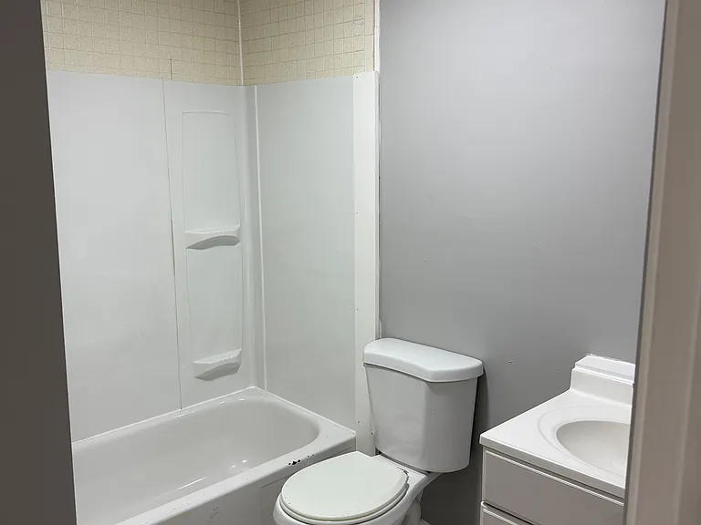 363 Amherst St — Photo 14