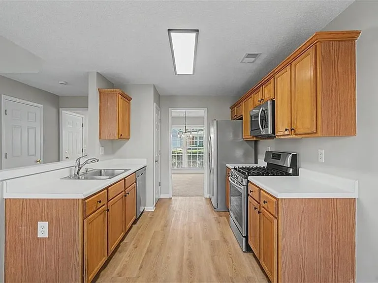 400 Stambridge Ct — Photo 11