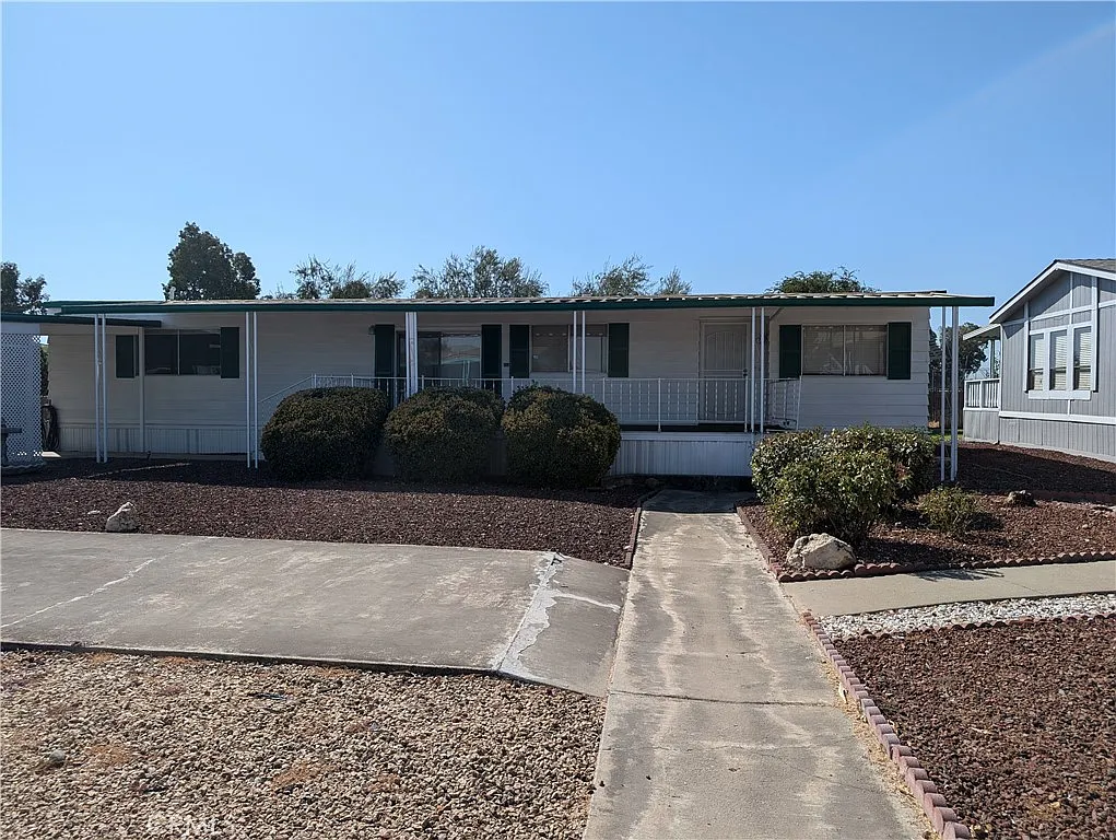 2240 Golden Oak Ln Space 42 photo 1