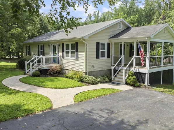 5401 Cove View Dr, Saint Leonard, MD 20685