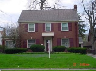 449 Bradley Ln, Youngstown, OH